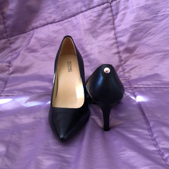 Michael Kors heels. Barely worn - Picture 3 of 3